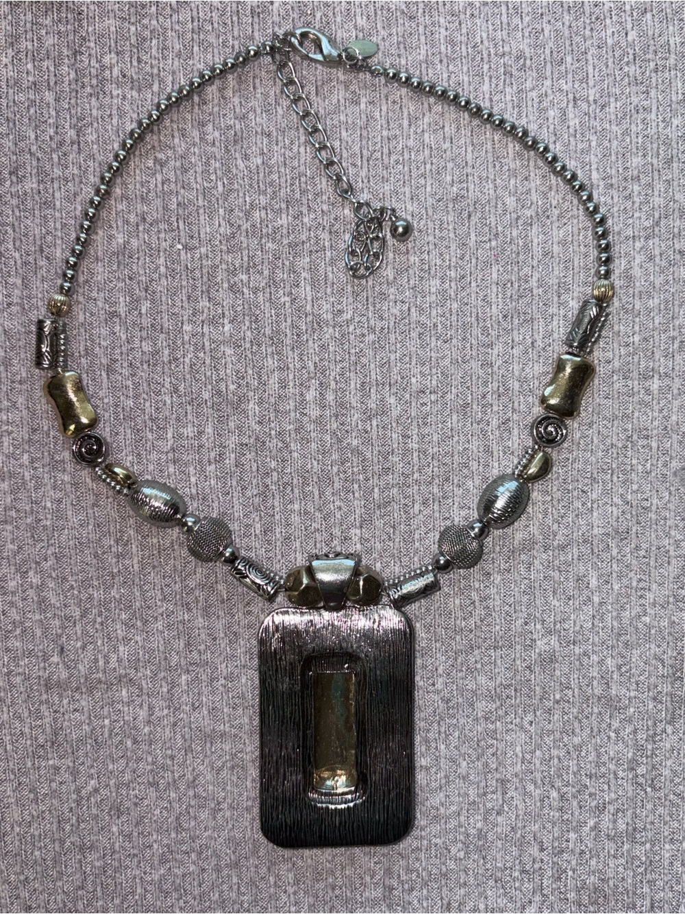 Vintage Chico’s signed gold tone & silver tone beaded adjustable necklace - Picture 6 of 7